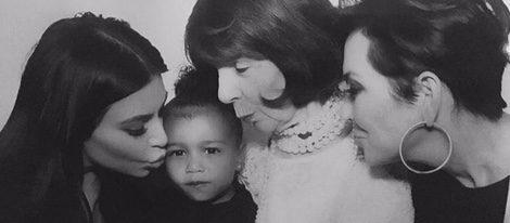 Kris Jenner junto a su hija Kim Kardashian, su nieto y su madre/ Instagram