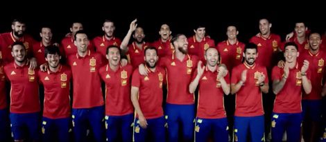 La Selección cantando 'Baila La Roja'