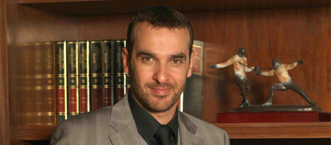 Luis Merlo caracterizado como Héctor en la serie de Antena 3 'El Internado'