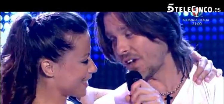 Verónica y Javián cantando juntos durante el programa de 'QTTF' / Imagen: telecinco.es