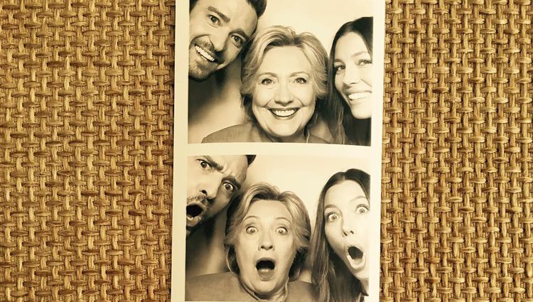 Las fotografías que la pareja colgó en las redes sociales junto a Hillary Clinton