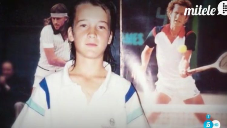 Fotografía de Carlos Moyá cuando era pequeño, durante sus inicios como tenista