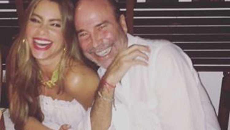 Sofía Vergara y el empresario Fernando Arteta muy sonrientes