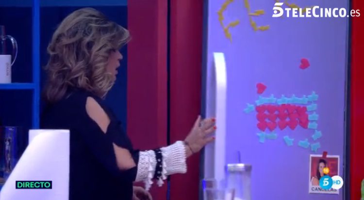 Terelu Campos abriendo la nevera de 'GH' / Telecinco.es