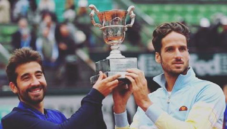Feliciano López y Marc López tras ganar Roland Garros