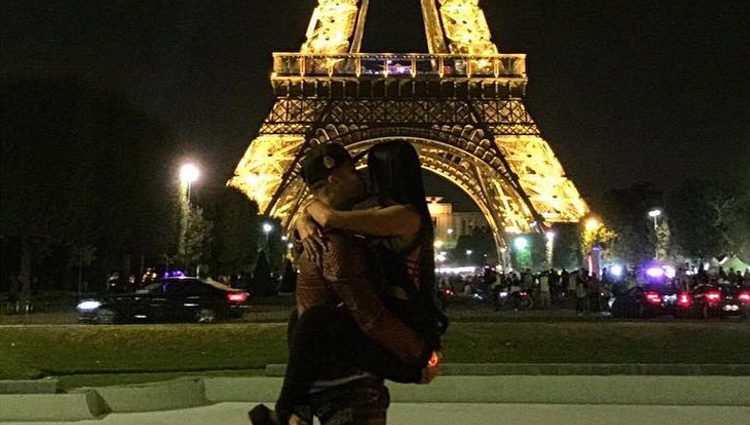 Jesé y Aurah enamorados en París