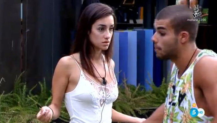 Pol avisa a Adara de las consecuencias de sus amistad con Bárbara | telecinco.es