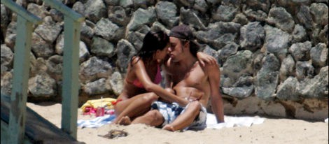 Fernando Alonso y Raquel del Rosario muy cariñosos en sus vacaciones