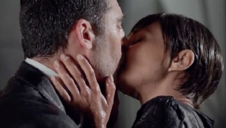 El beso pasional entre Ana y Alberto/ antena3.com