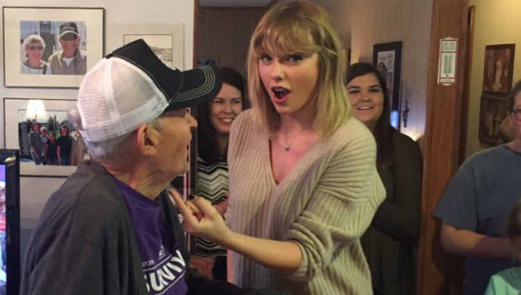 Taylor Swift sorprendiendo a su fan más mayor, Cyrus Porter 
