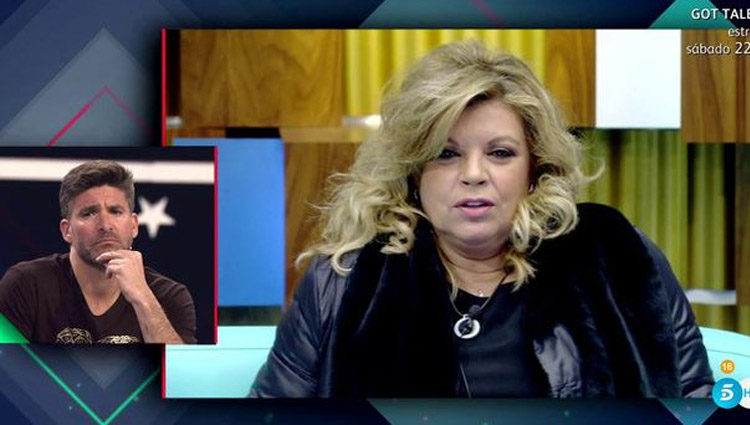 Toño Sanchís viendo el paso de Terelu Campos por 'GH VIP' durante su entrevista | telecinco.es