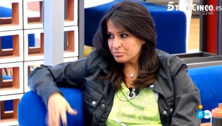 Aída Nízar preguntando a Ivonne Reyes por Pepe Navarro / Telecinco.es