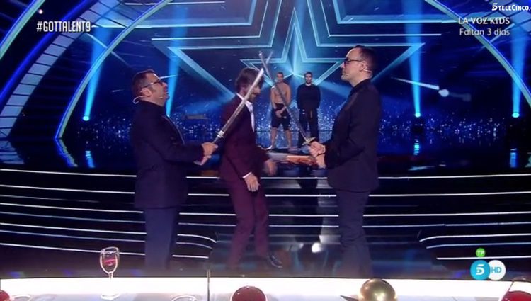 Jorge Javier Vázquez y Risto Mejide retándose a un duelo en 'Got Talent' / Foto: Telecinco.es 