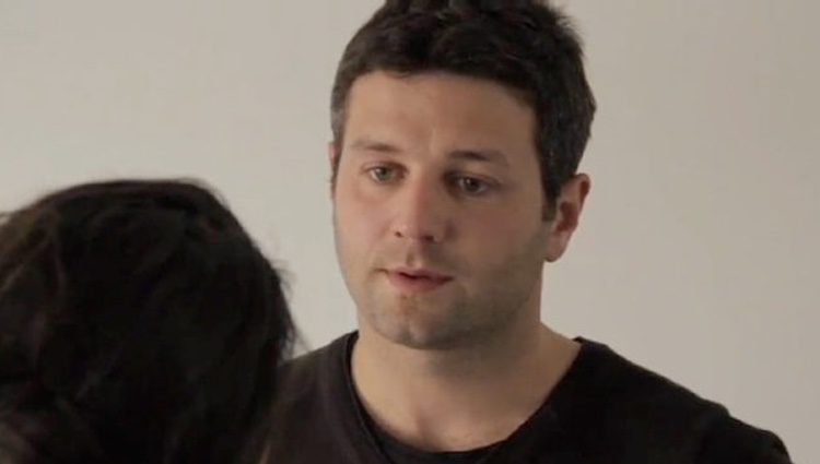 Mateo González interpretando su papel en la serie de televisión 'Serramoura' 