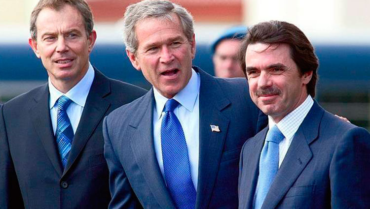 Aznar, Blair y Bush en la reunión de las Azores