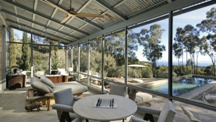 La vivienda cuenta con su propio solarium desde el que contemplar maravillosas vistas del exterior