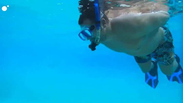 Jorge Javier Vázquez haciendo snorkel en 'Planeta Calleja' / Cuatro.com