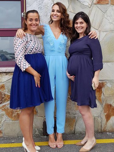 Paula Echevarría posando con sus primas embarazadas/ Fuente: Instagram