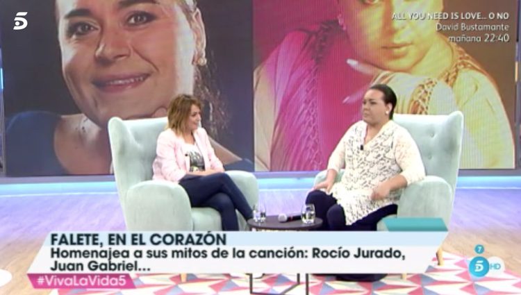 Falete duante la entrevista en 'Viva la Vida'. / Fuente: Telecinco.es