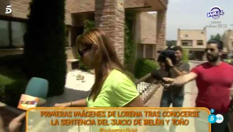 Lorena con el rostro muy serio tras conocerse la sentencia / Telecinco.es