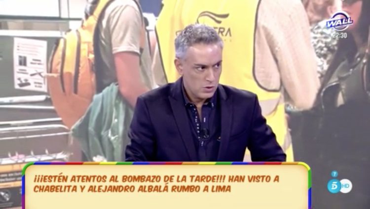 Kiko Hernández informando a la audiencia del viaje de Chabelita / Foto: Telecinco.es 
