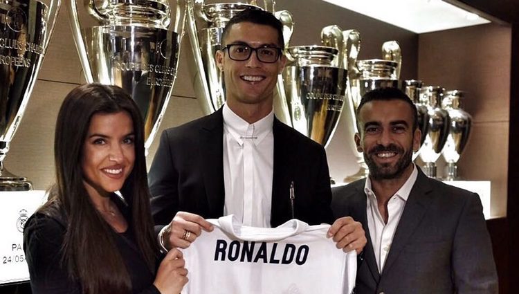 Cristiano Ronaldo y Marisa Mendes celebrando la renovación del deportista 