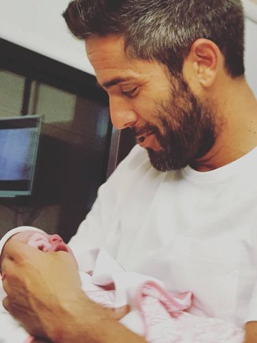Roberto Leal con su hija Lola / Instagram