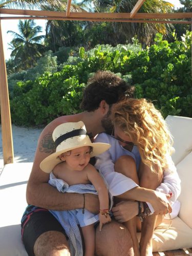 Paulina Rubio y Gerardo Bazúa junto a su hijo Eros en Miami / Fuente: Instagram