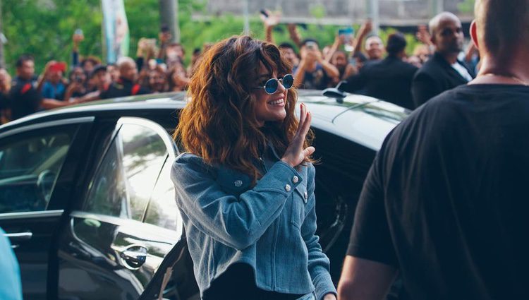 Selena Gomez recibida por sus fans / Fuente: Instagram
