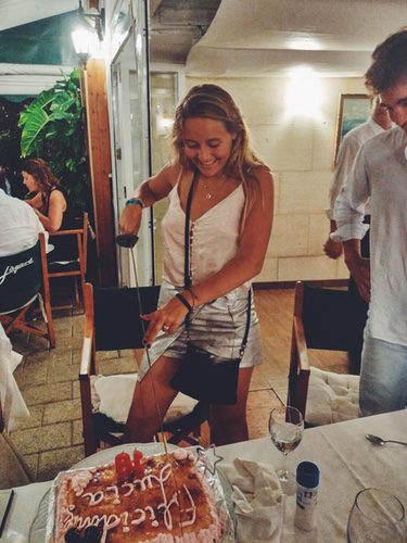 Lucía Écija celebrando su 18 cumpleaños en Mahón, Menorca/ Fuente: Instagram
