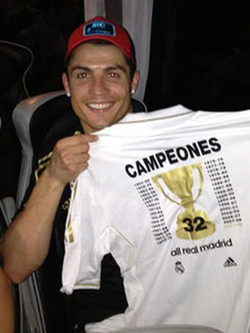 Cristiano Ronaldo con la camiseta de 'Campeones'
