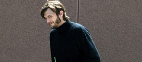 Primeras imágenes de Ashton Kutcher en el rodaje de la película sobre el fallecido Steve Jobs