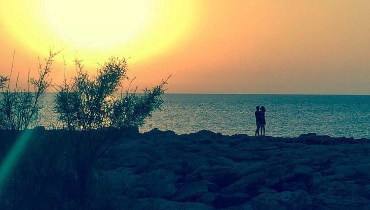 Daniel Muriel y Candela Serrat disfrutando de una pusta de sol/ Fuente: Instagram Daniel Muriel