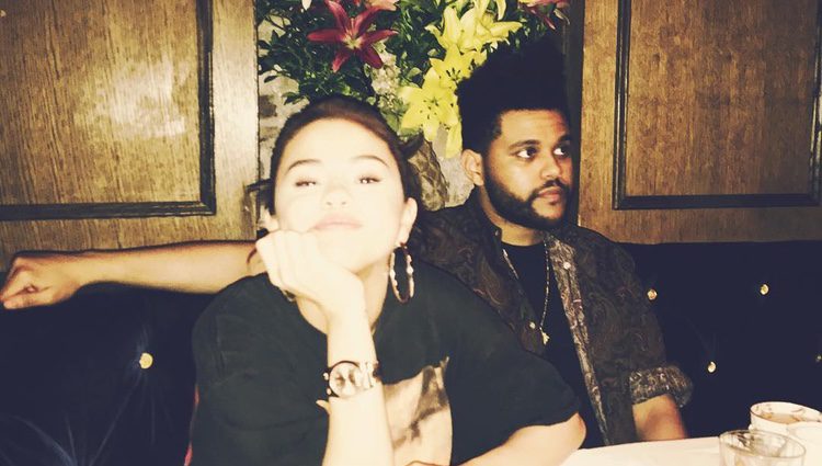 Selena Gomez y The Weeknd en un restaurante de Nueva York. Fuente: Instagram @selenagomez
