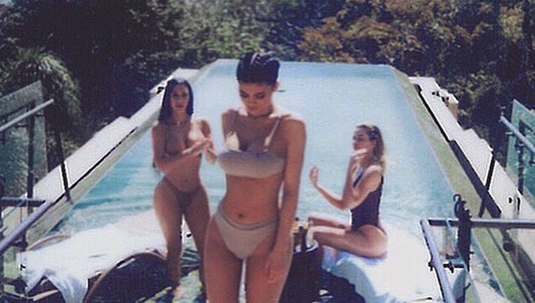 Las hermanas Kardashian y Jenner. Fuente: Instagram @kimkardashian