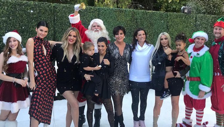 La familia Kardashian grabando el especial Navidad