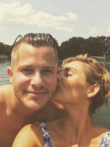 Clare Bowen y Brandon Robert Young ya son marido y mujer. | Fuente: Instagram
