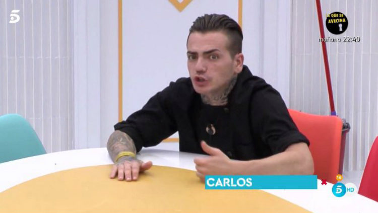 Carlos hablando sobre la transexualidad con Laura | telecinco.es
