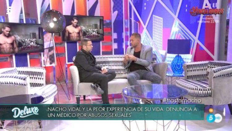 Nacho Vidal junto a Jorge Javier Vázquez en 'Sábado Deluxe'/ Fuente: telecinco.es