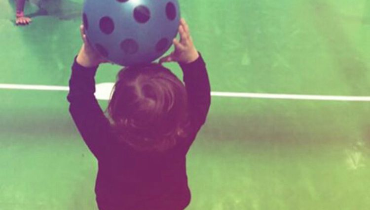 Lucas Casillas jugando al balón/ Fuente: Instagram