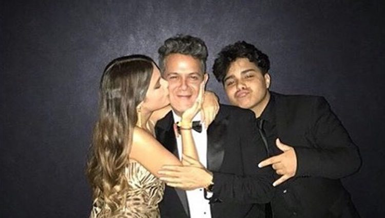 Alejandro Sanz junto a sus hijos Manuela y Alexander/ Fuente: Instagram