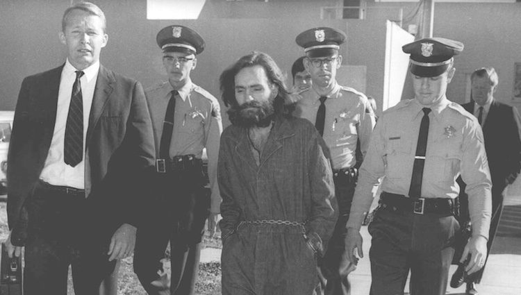 Charles Manson detenido por la policía 
