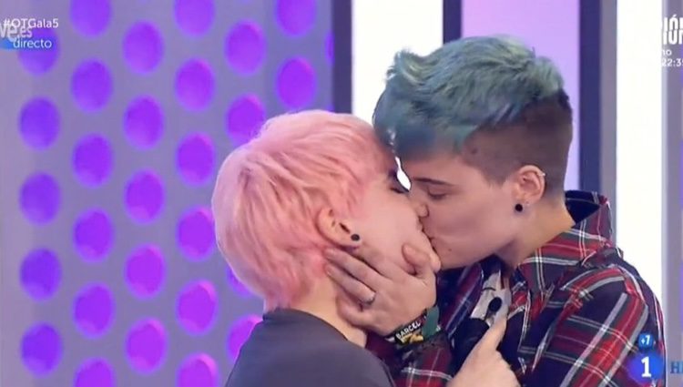 Marina besando a su novio / Foto: rtve.es