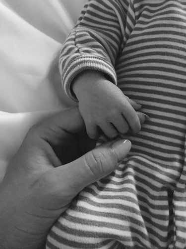 Rosie Huntington-Whiteley presentando a su bebé / Instagram