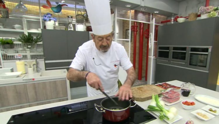 Karlos Arguiñano cocinando en su programa