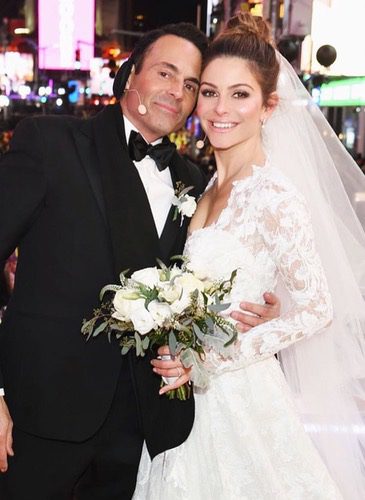 Maria Menounos y Keven Undergaro durante su boda en Times Square/ Fuente: Instagram