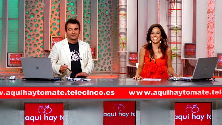 Jorge Javier Vázquez y Carmen Alcayde, presentadores de 'Aquí hay tomate'