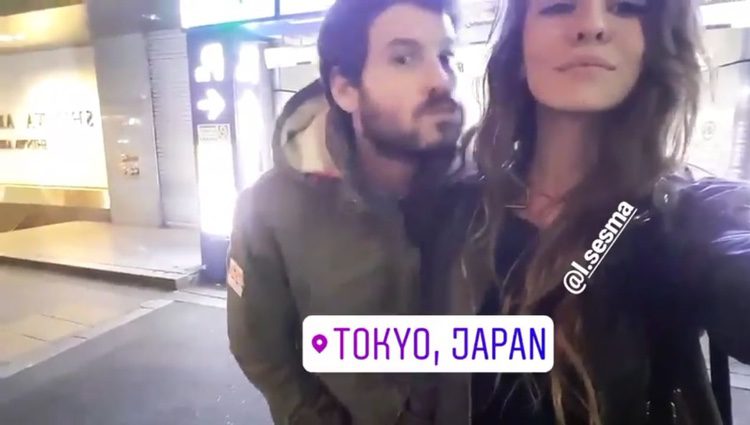 Willy Bárcenas y Loreto sesma en su vídeo de Japón/ Fuente: Instagram