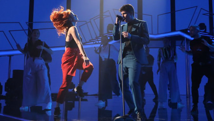 Alfred durante su actuación en la final de 'OT' junto a Vicky Gómez | RTVE.es
