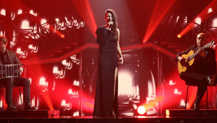 Ana Guerra interpreta 'Volver' durante la final de 'OT' | RTVE.es